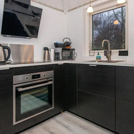 7 Person In Rsted Kare